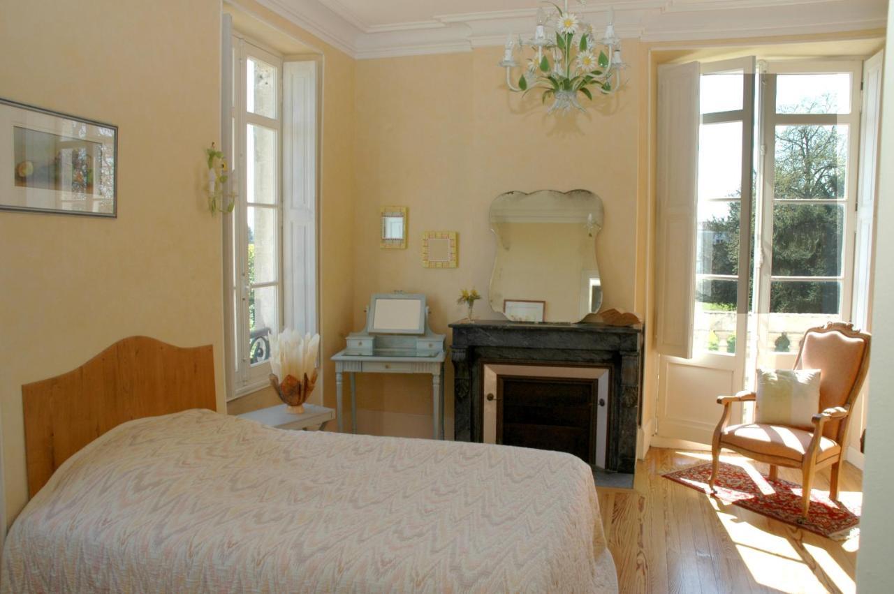 Chambres & Studios Chateau Saint Vincent Bazas Bagian luar foto