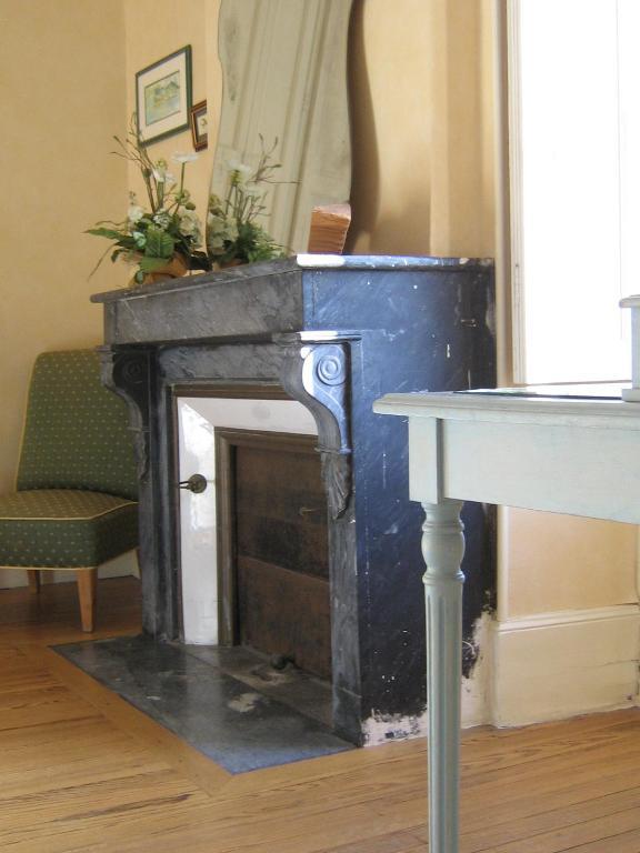 Chambres & Studios Chateau Saint Vincent Bazas Ruang foto