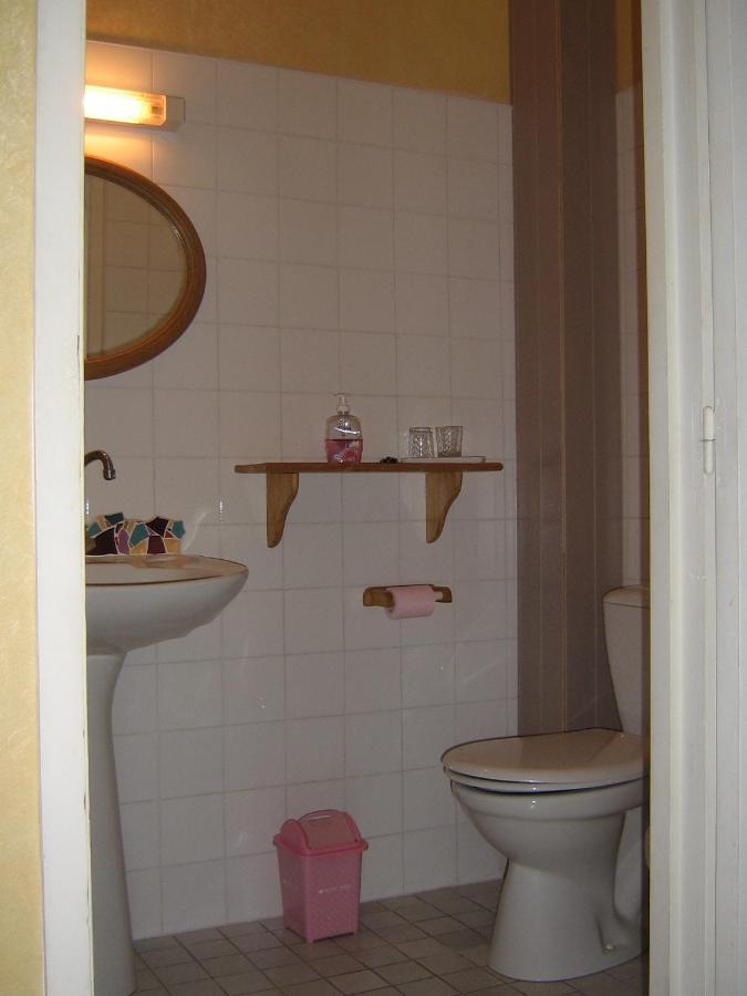 Chambres & Studios Chateau Saint Vincent Bazas Ruang foto